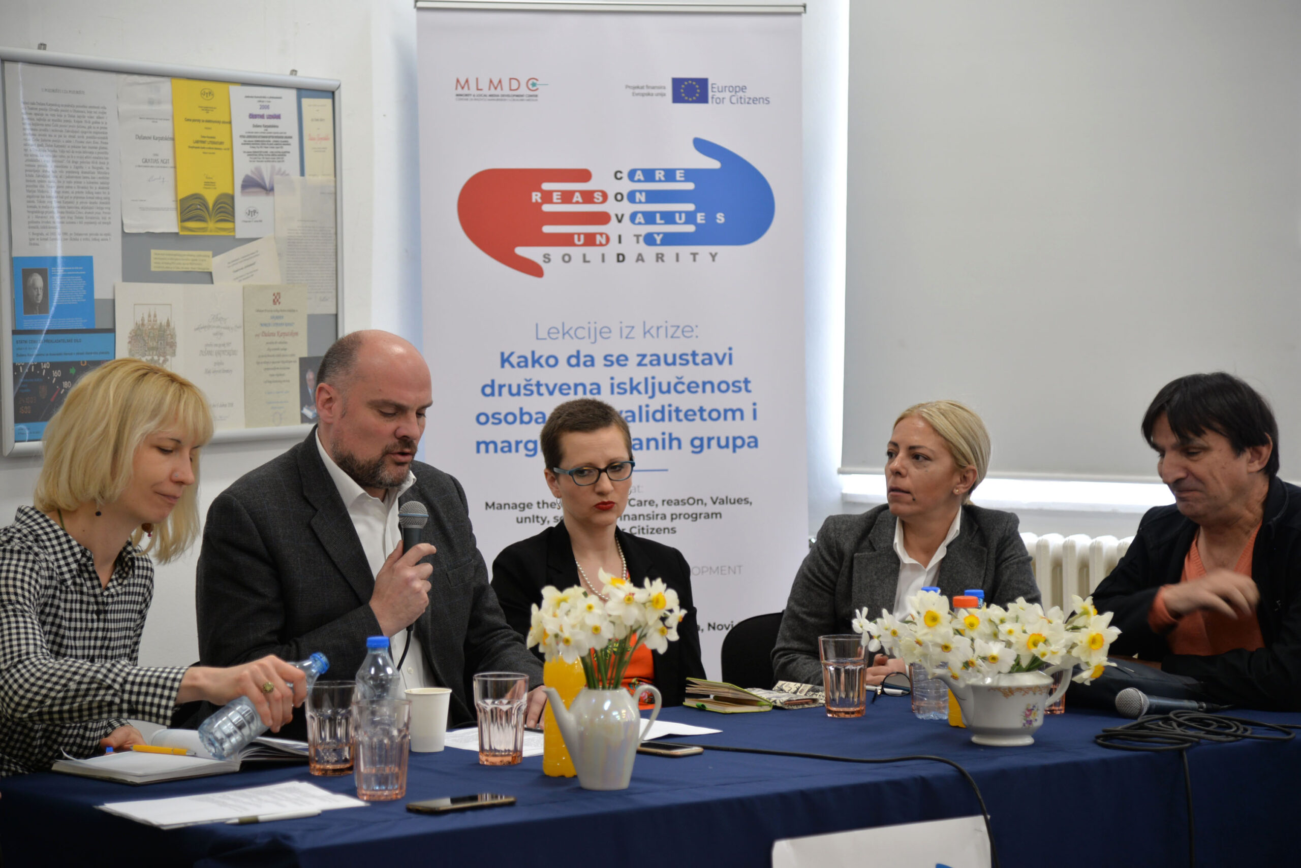 IZ KRUGA VOJVODINA at the round table on informing persons with disabilities